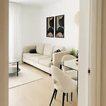 Nueva Andalucia, Apartmán
